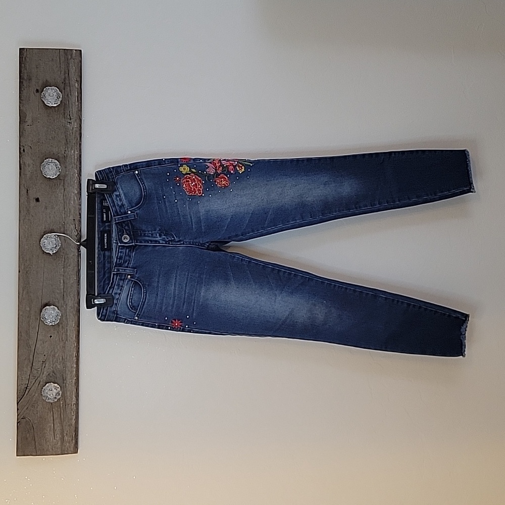 NWOT Ranbeeri Embroidered High Rise Skinny Jeans SZ 3